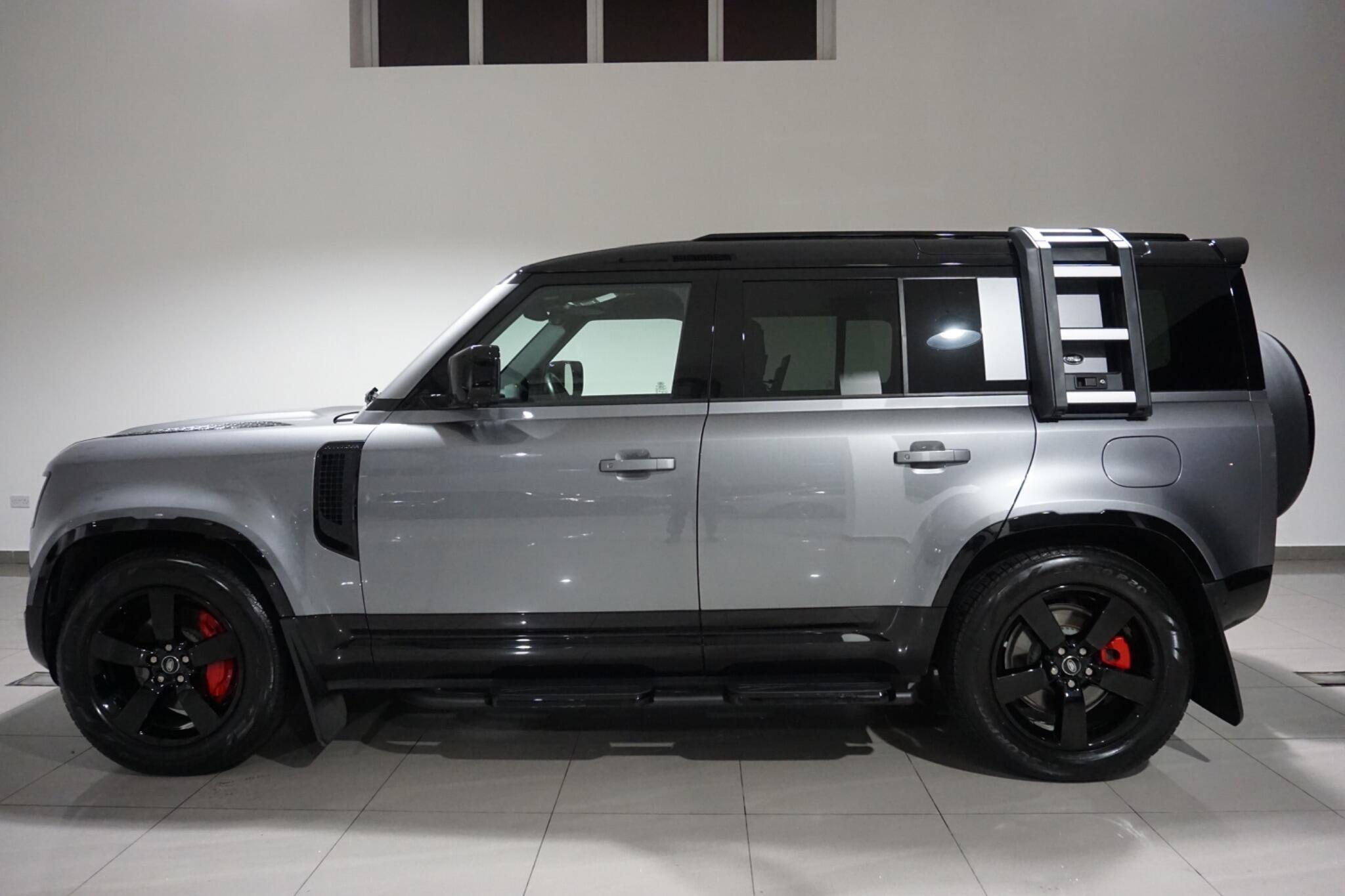 Land Rover Defender 110 2.0 P400e 15.4kWh X-Dynamic SE SUV 5dr Petrol Plug-in Hybrid Auto 4WD Euro 6 (s/s) (404 ps)